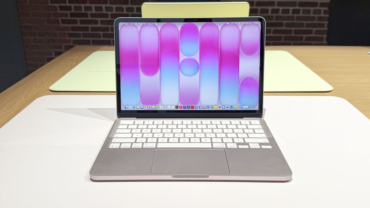  Kansas City Public Schools is spending millions on MacBook Neos to replace 30,000 Windows PCs and Chromebooks and become an 'all-Apple district' 